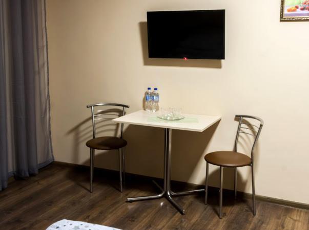 Hotel 7/24 Brovary Exteriör bild