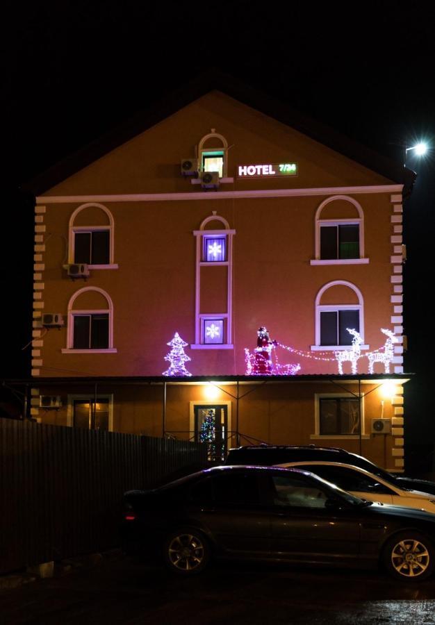 Hotel 7/24 Brovary Exteriör bild