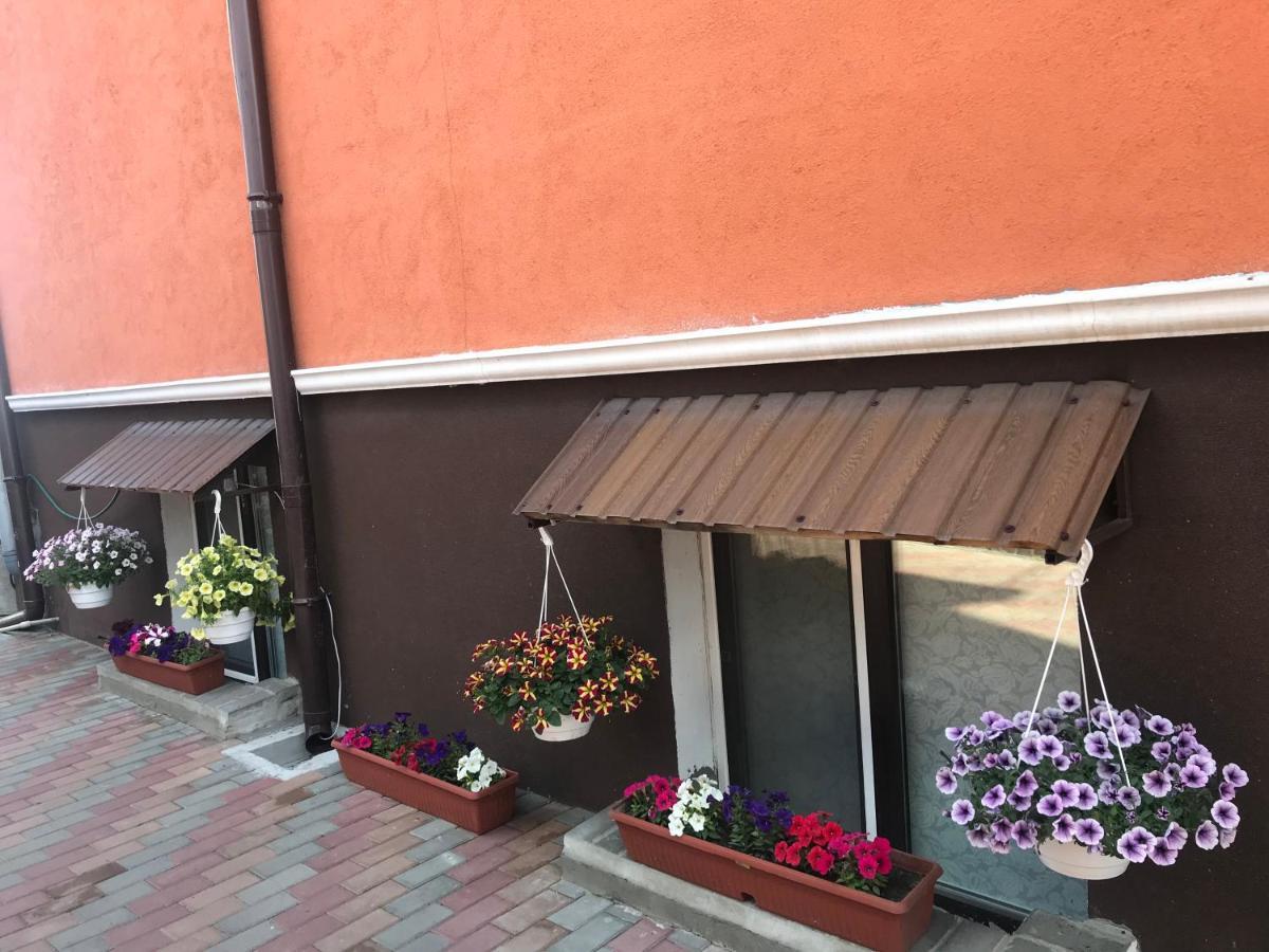 Hotel 7/24 Brovary Exteriör bild